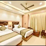 Hotel Mantvya Palace Near Kashi Vishwanath Temple - Restaurant & Parking Facilities - Fully Air Conditioning Suite Rooms - Best Hotel In Varanasi