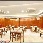 Hotel Mantvya Palace Near Kashi Vishwanath Temple - Restaurant & Parking Facilities - Fully Air Conditioning Suite Rooms - Best Hotel In Varanasi