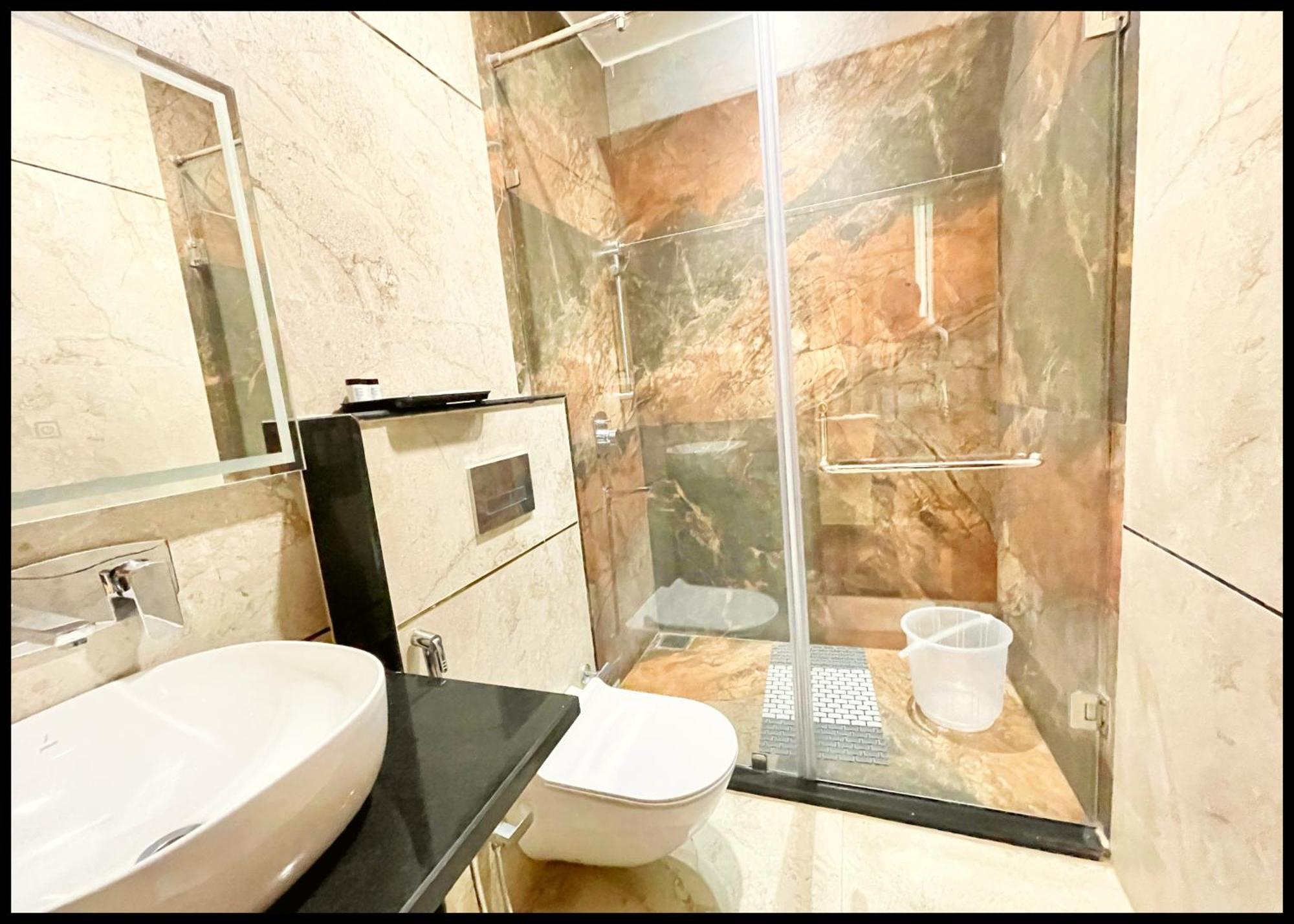 Mantvya Palace Near Kashi Vishwanath Temple - Restaurant & Parking Facilities - Fully Air Conditioning - In Hotel